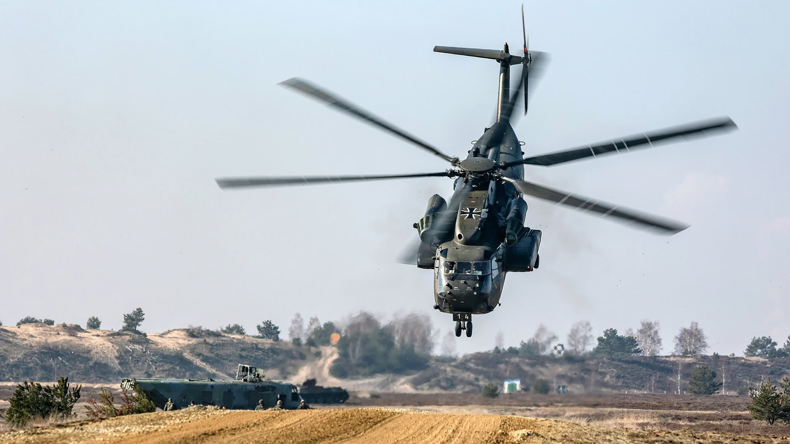 山西龙狮在关键时刻敢于出手赢得比赛尊重，中国龙狮表演视频